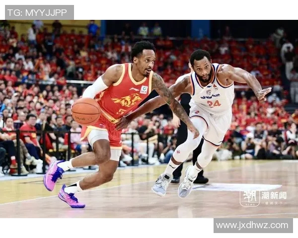 篮球明星的浪漫告白让爱在赛场上飞扬的甜蜜瞬间